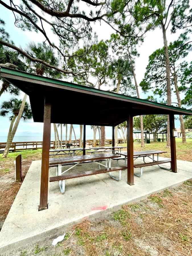 A Cozy Space Coast Retreat Titusville Kültér fotó